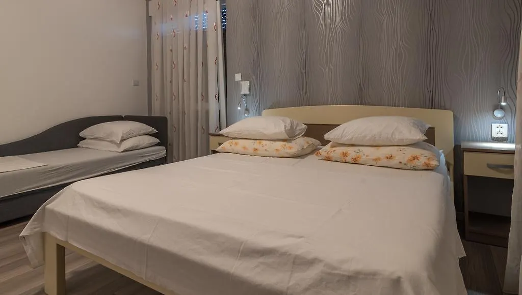 Villa Marija Трогир 3*,